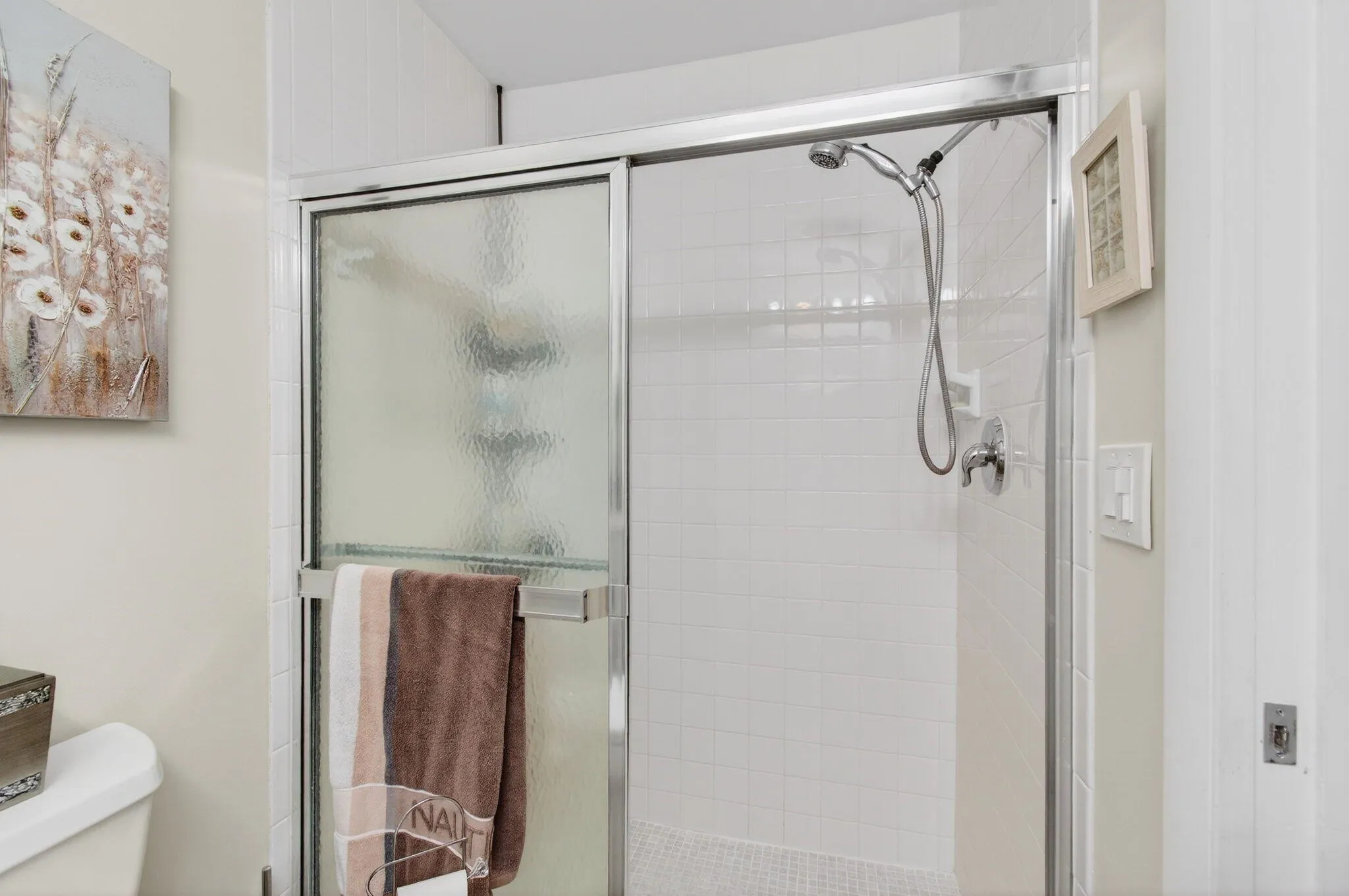 Updated guest bathroom (2)