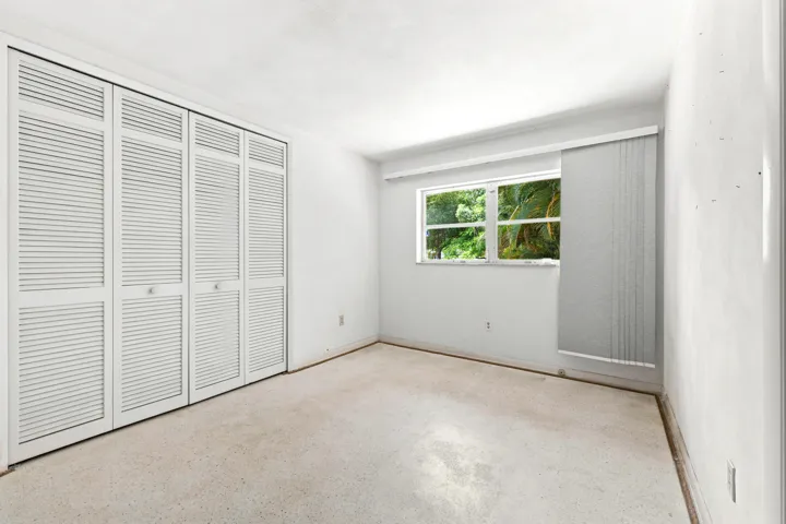 27_420_n_5th_st_lantana_007