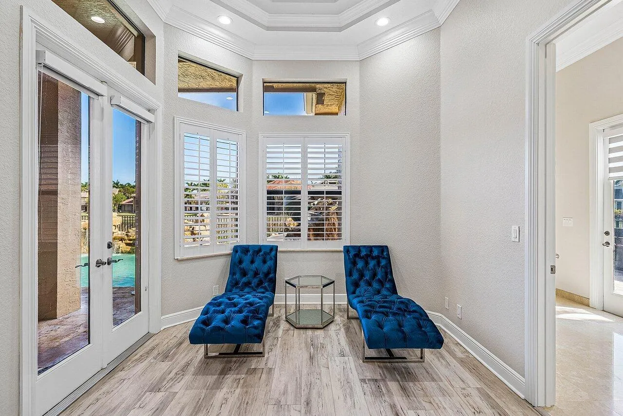 Sitting area overlooking the pool