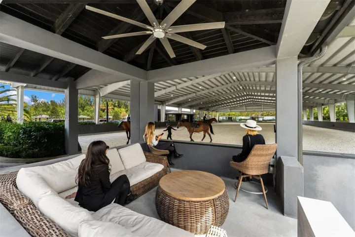 Sitting and viewing area.