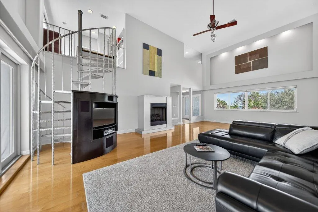 Property photo 44