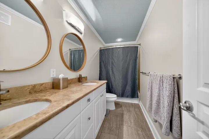 guestbath2.jpg-SMALL
