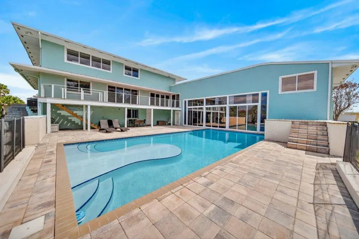 pool3.jpg-SMALL