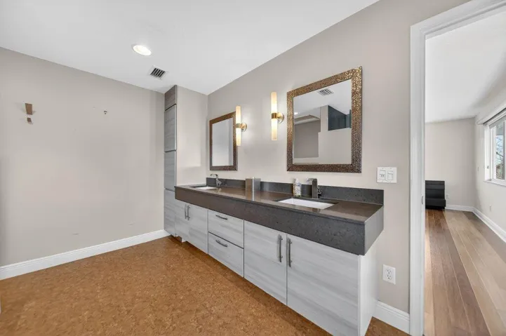 primarybath1.jpg-SMALL