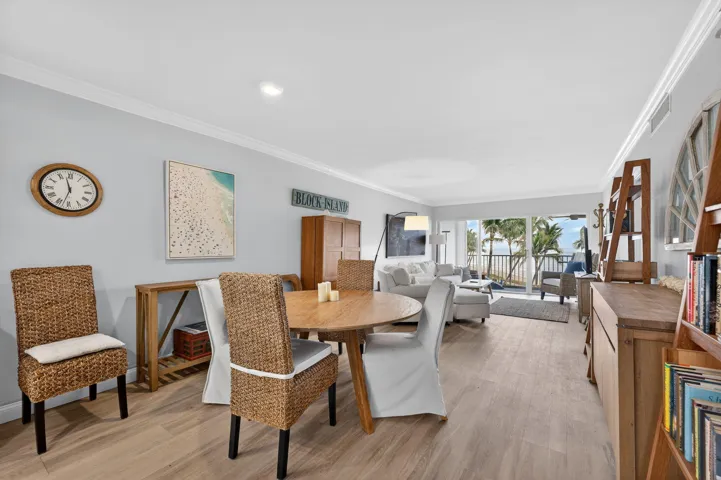 Dining/ Living Room