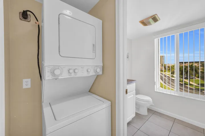 2400 S Ocean Dr 7636
