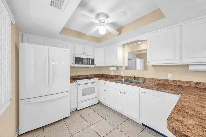 2400 S Ocean Dr 7636