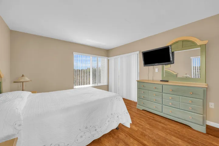 2400 S Ocean Dr 7636