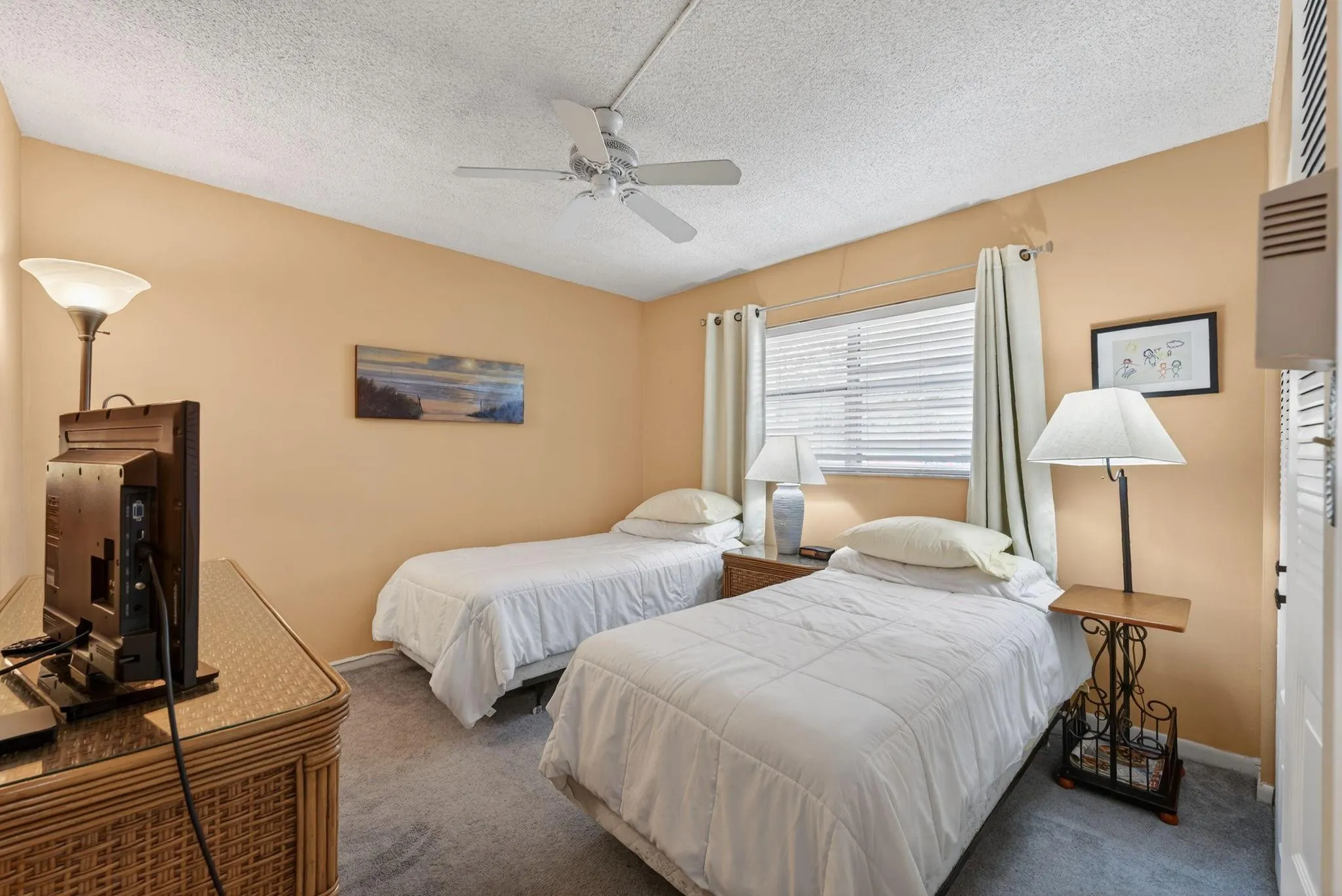 Guest bedroom