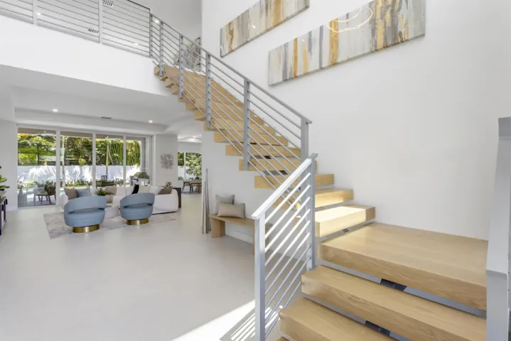 FOYER_STRAIGHT_EB