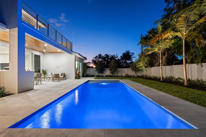 POOL_STRAIGHT_SUNSET_2_DT