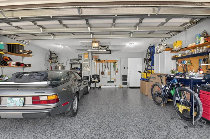 2 CAR GARAGE