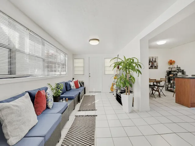 Living area 2
