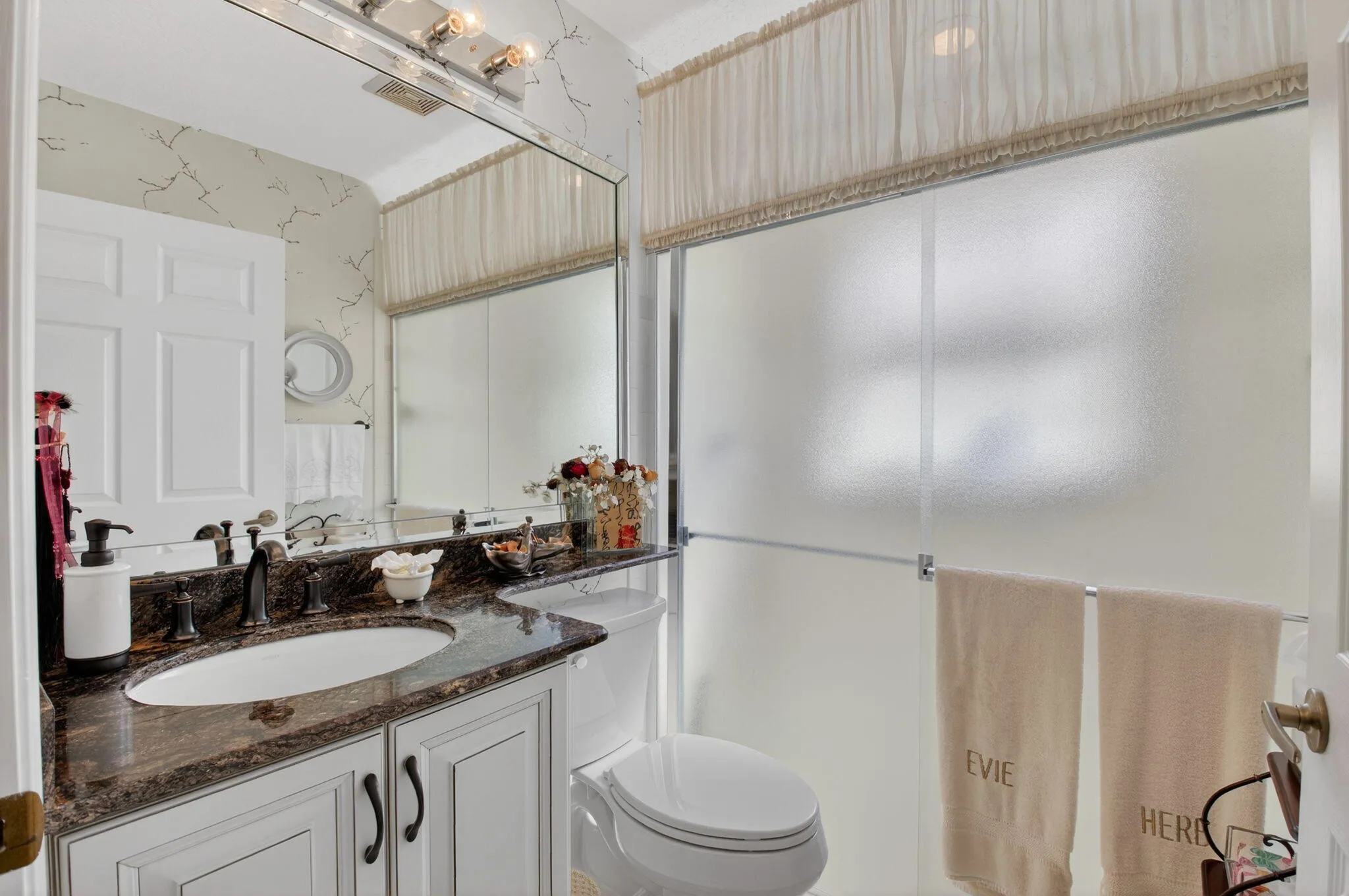 2nd Bathroom