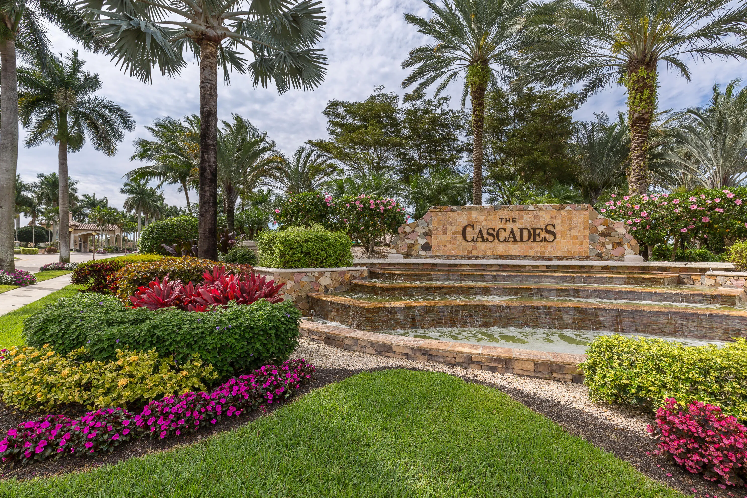 Cascade Entrance1