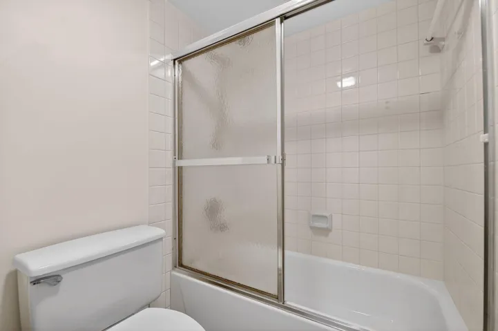 Second full bathroom has shower/tub combo