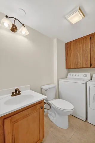 Half Bath/Laundry