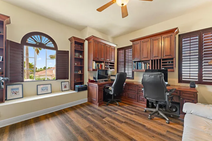 Bedroom or 2nd Office