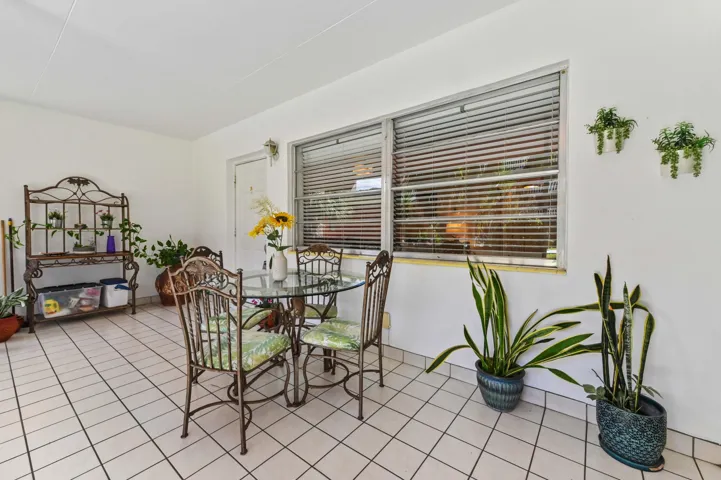 27 Patio 03