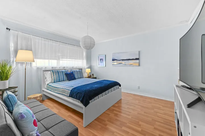 15 Bedroom 01