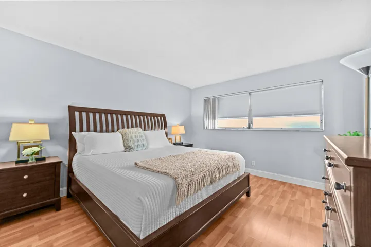 18 Bedroom 04