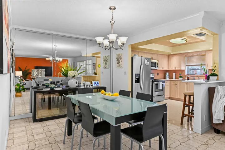 07 Dining room 02