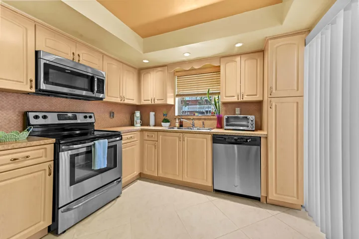 11 Kitchen 02