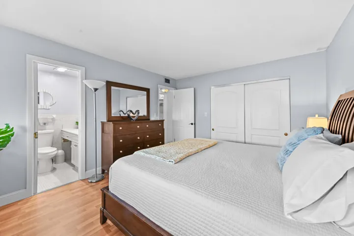 19 Bedroom 05