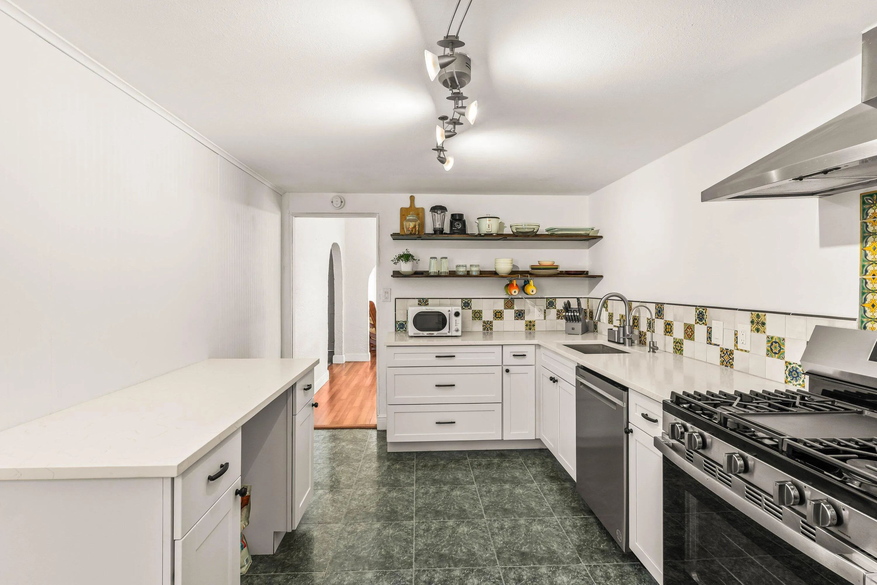 FULLY RENOVATED LAST YEAR