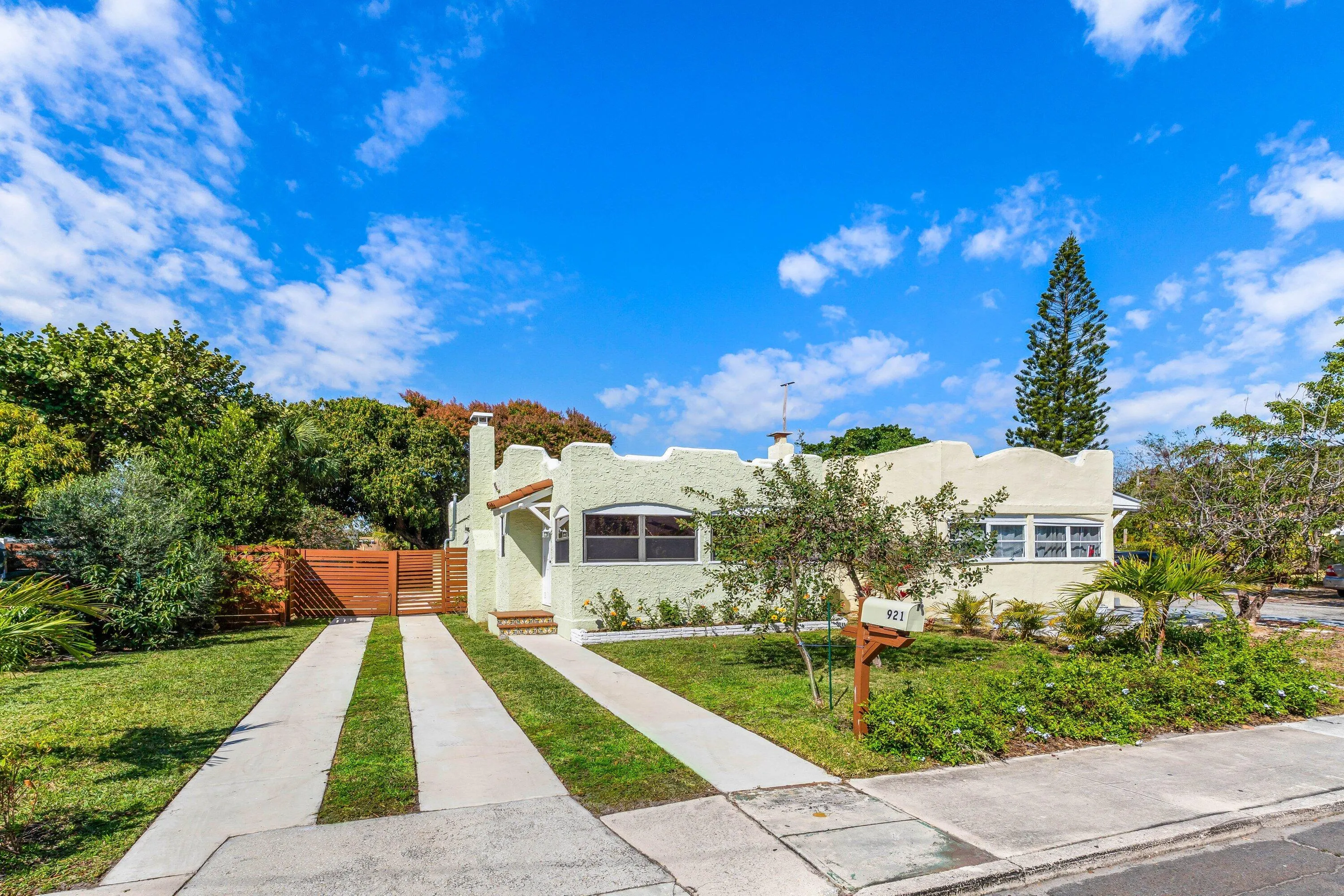 001-921SouthMStreet-LakeWorthBeach-FL-33