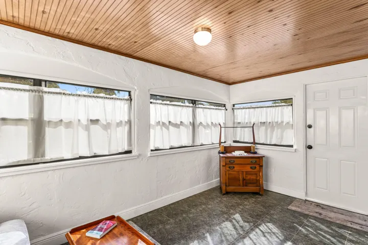 FLORIDA ROOM