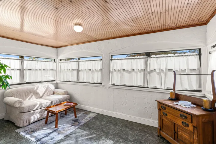 FLORIDA ROOM