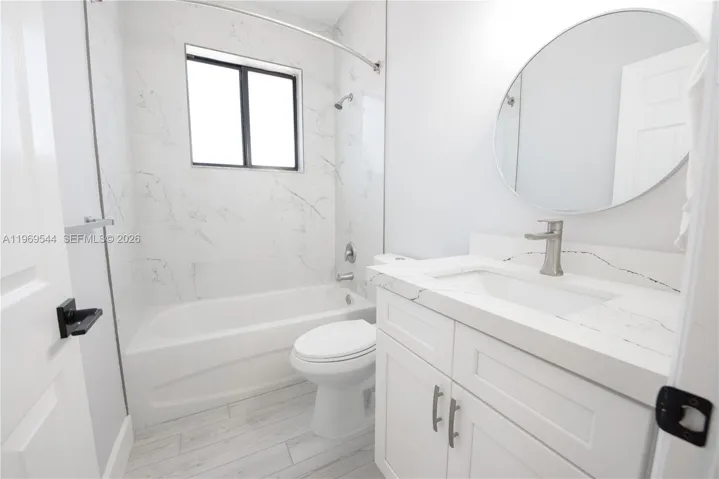 Upstairs Full Bath