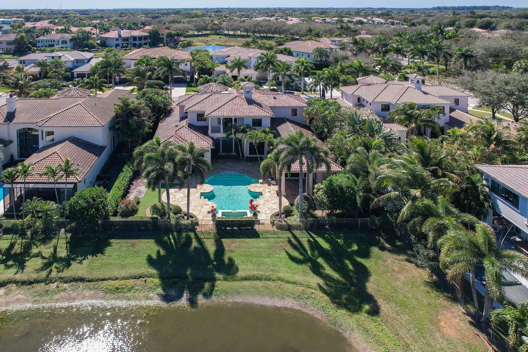 9253 Este Lago