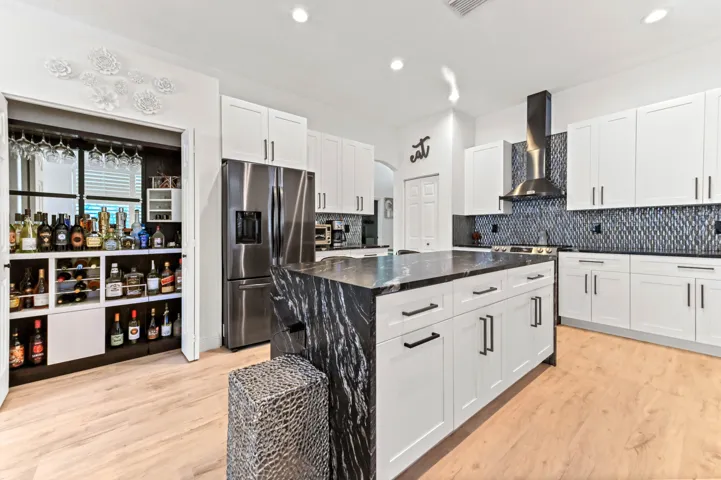 03 Kitchen 01