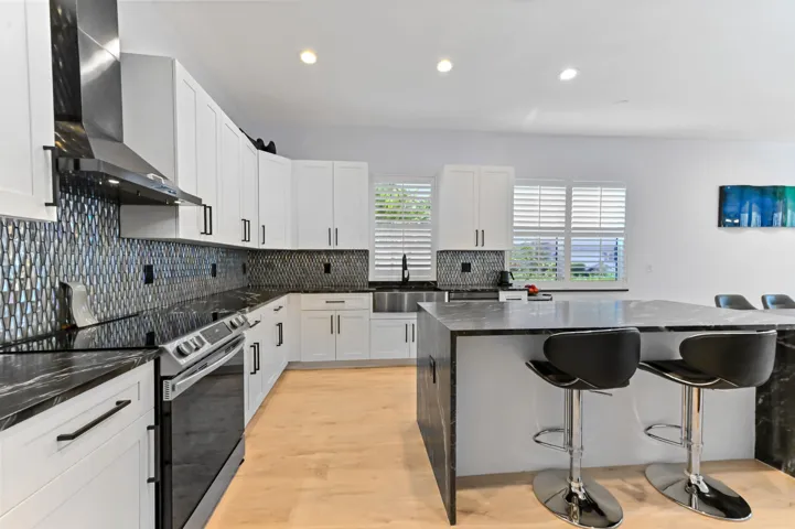 18 Kitchen 01