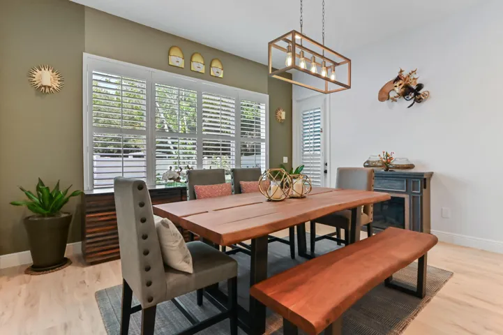 23 Dining room 02