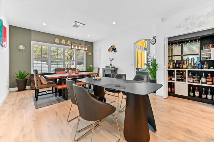 01 Dining Area 01