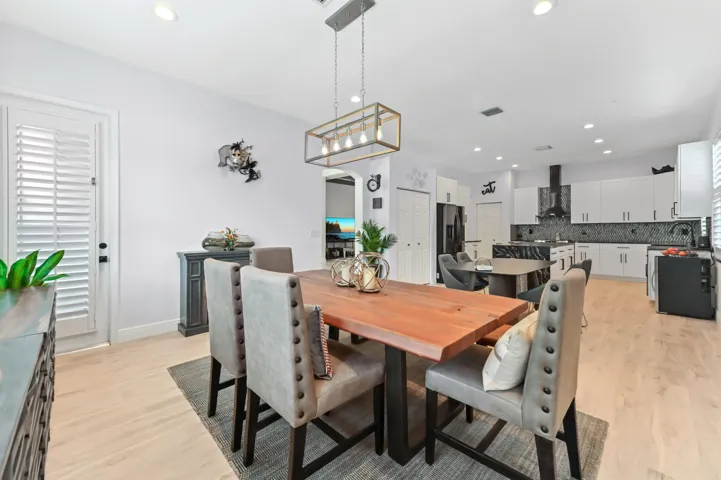 24 Dining room 03