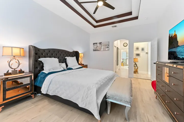 27 Bedroom 02