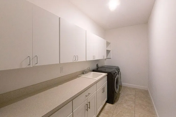 Laundry Rm