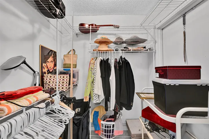 Walk-in Closet
