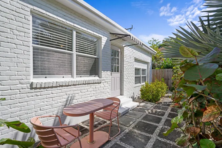 Guest House Patio