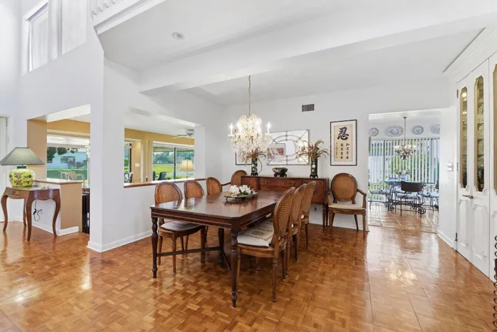 Dining to Eat-In Kitchen