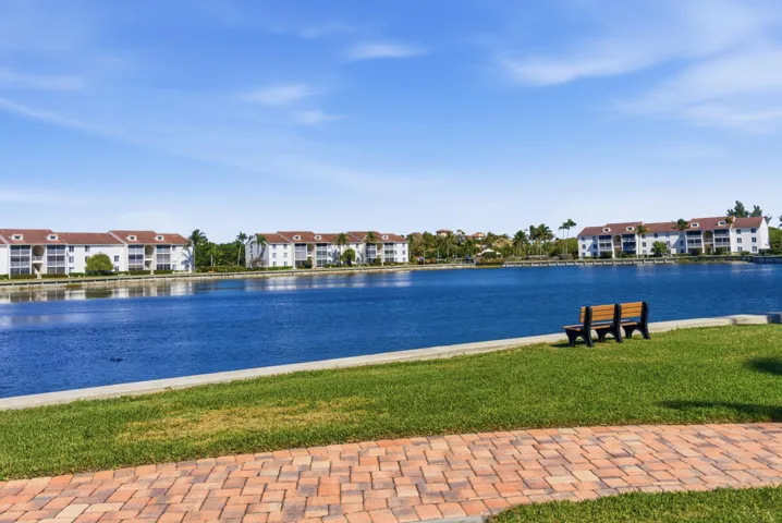 4460_NE_Ocean_Blvd_039