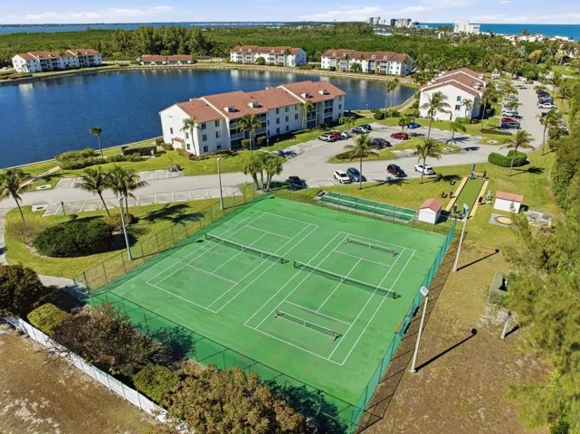 4460_NE_Ocean_Blvd_007