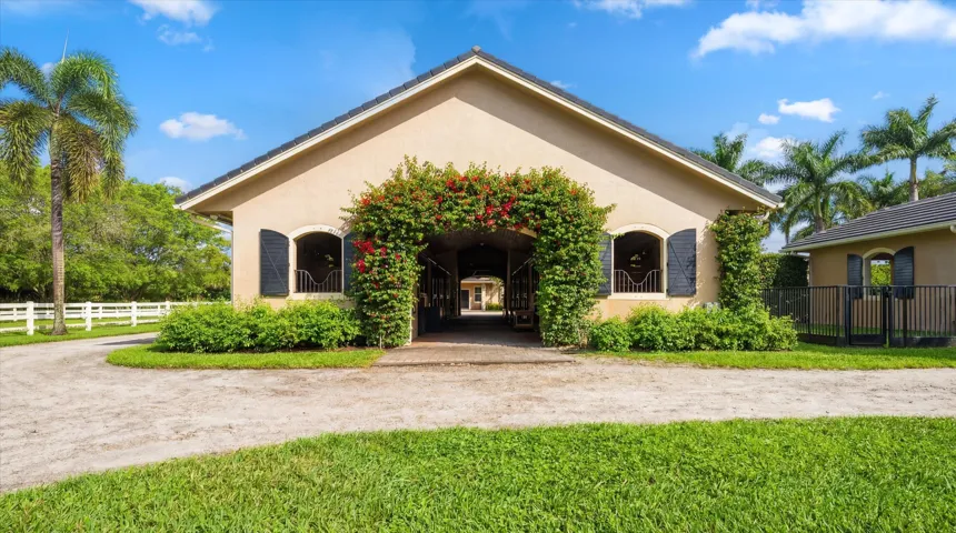 57-14911 equestrian way