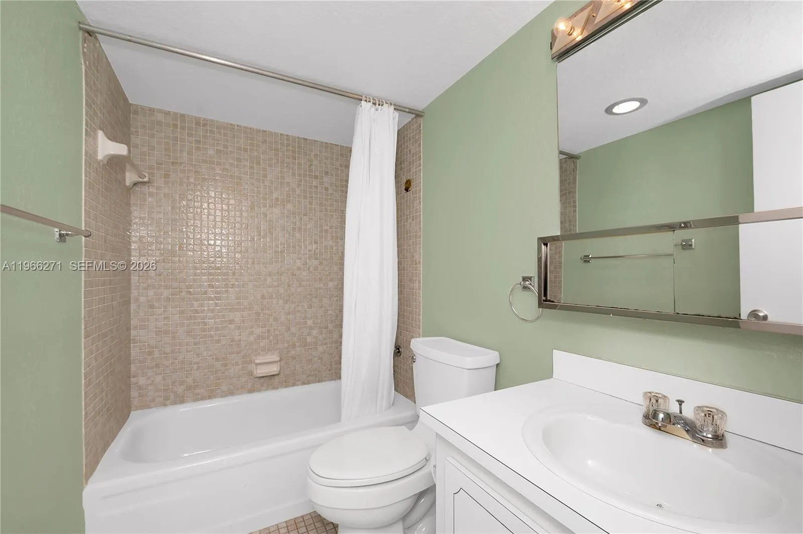 2nd Bathroom