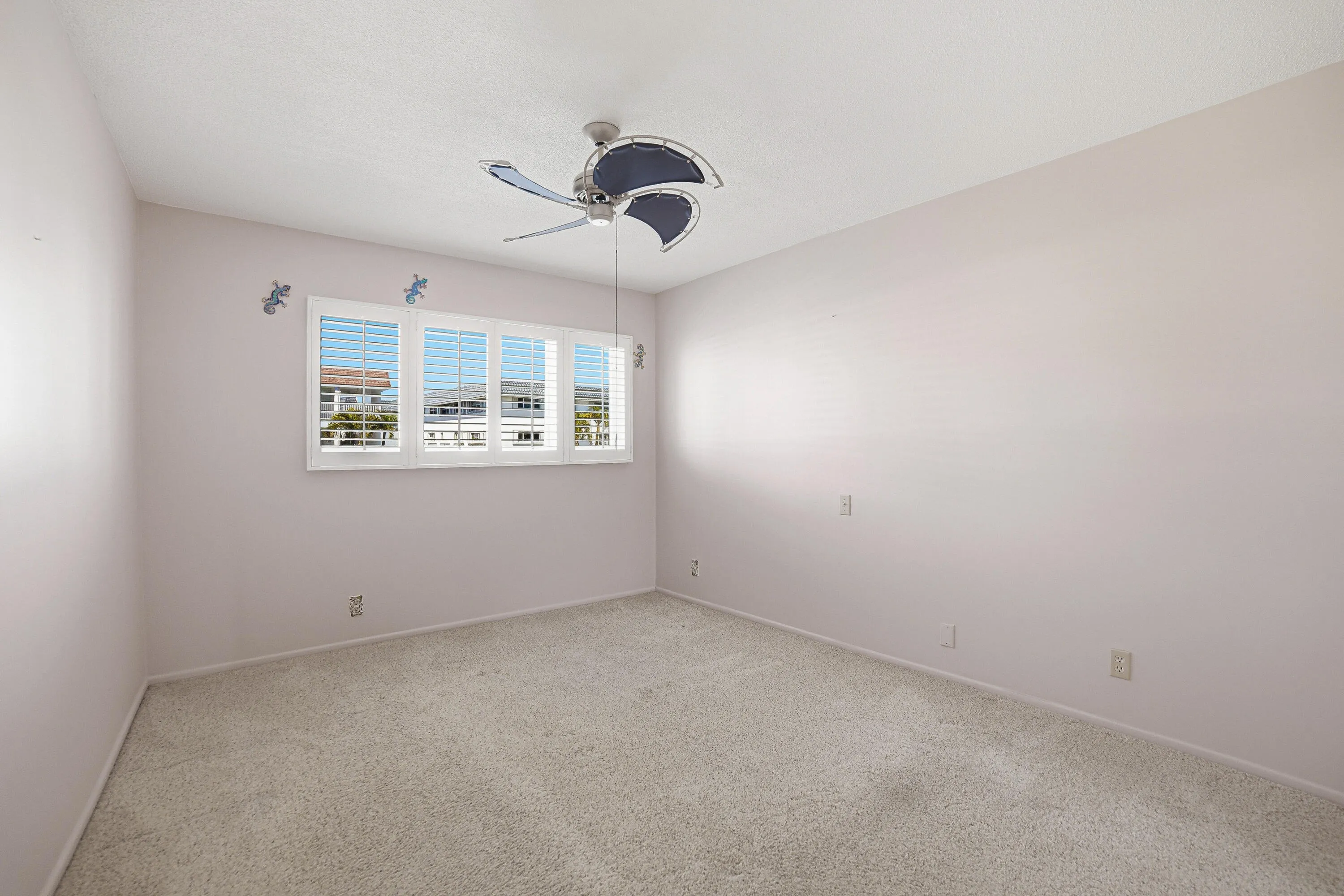 210-Bedroom2