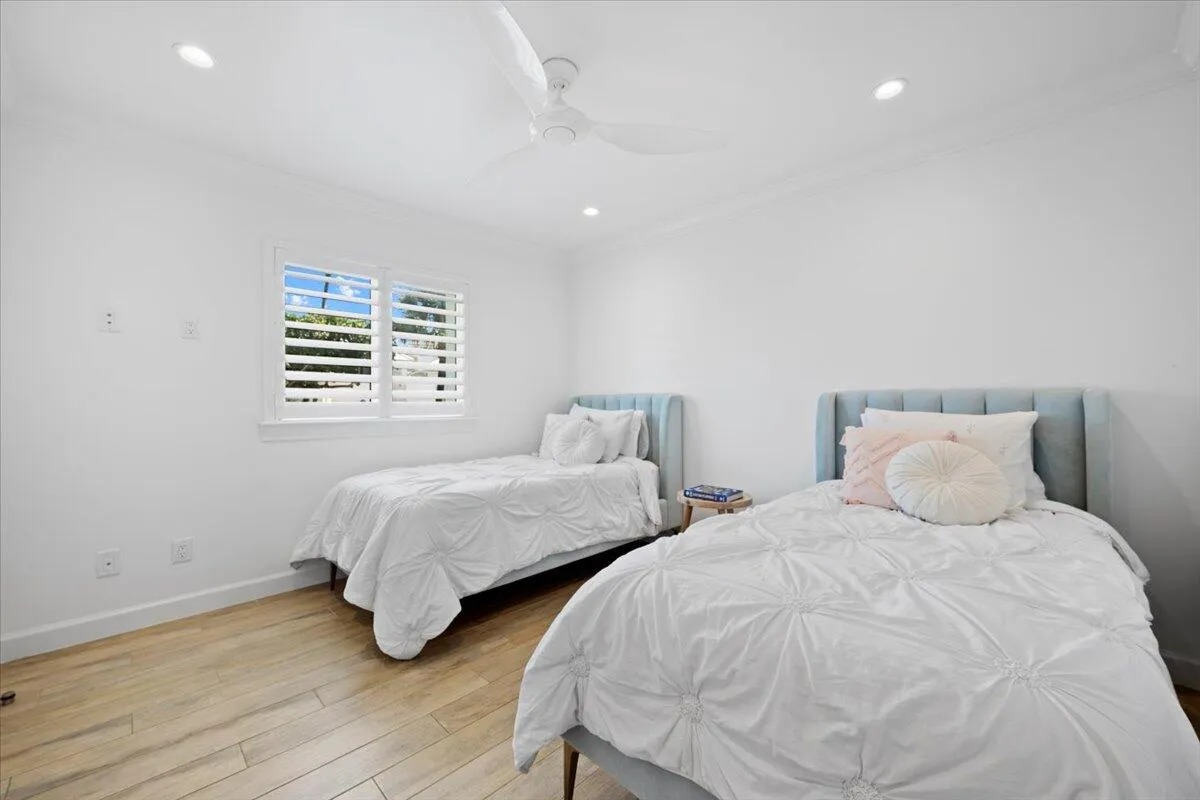 2nd Bedroom 2 Twin Beds